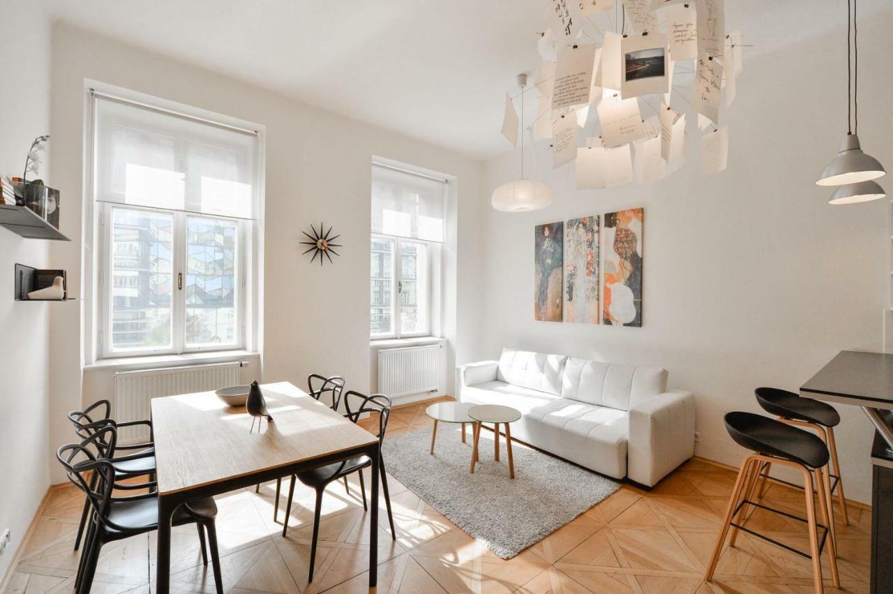 Kafka'S Head Apartment Прага Экстерьер фото