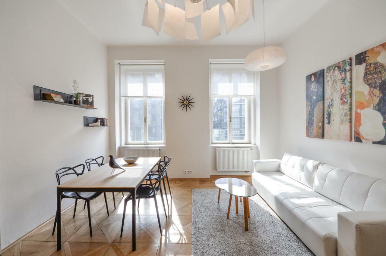 Kafka'S Head Apartment Прага Экстерьер фото